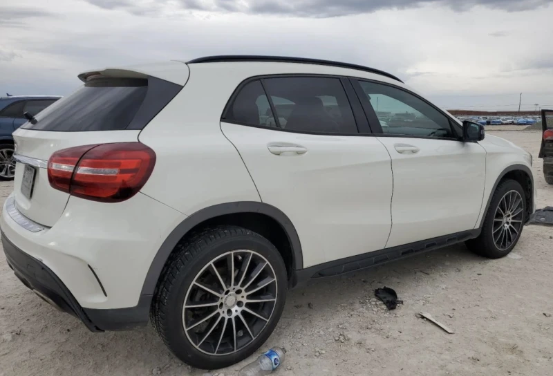 Mercedes-Benz GLA 250, снимка 5 - Автомобили и джипове - 49570809