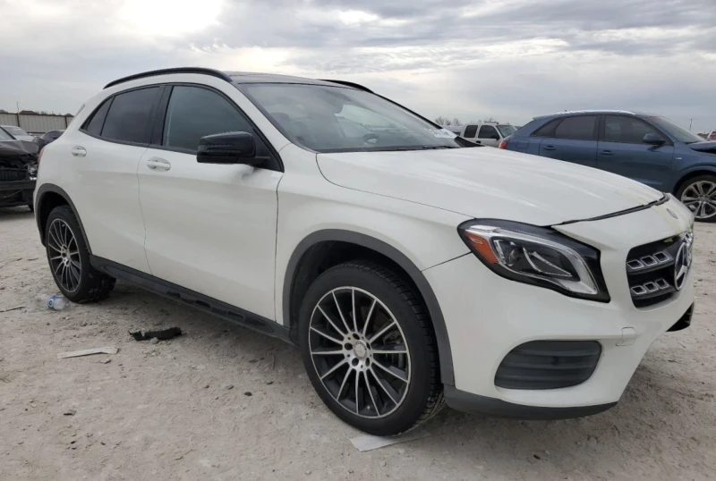 Mercedes-Benz GLA 250, снимка 2 - Автомобили и джипове - 49262314