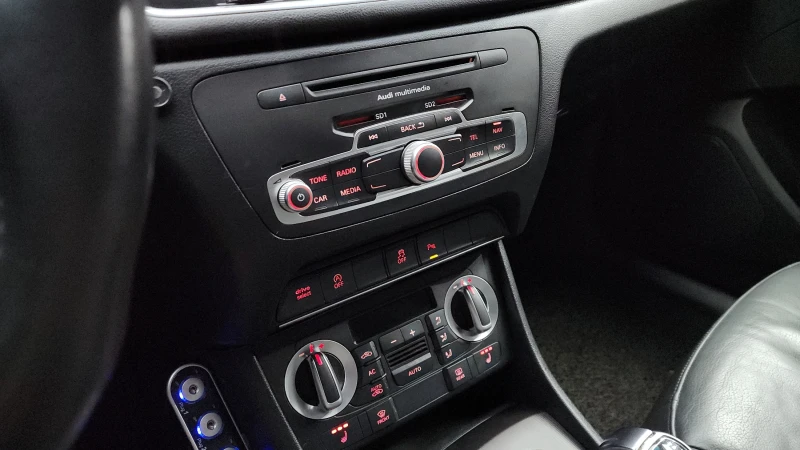 Audi Q3 2.0TDI QUATTRO DYNAMIC autogeorge.com, снимка 14 - Автомобили и джипове - 52287227