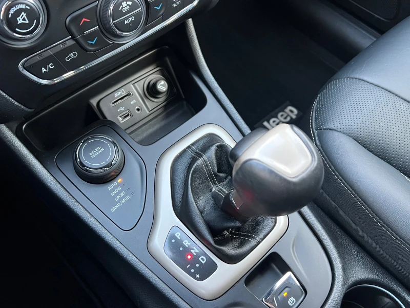 Jeep Cherokee 2.2MJT, 4WD, LIMITED-FULL SERVICE-KATO HOB-ИТАЛИЯ!, снимка 15 - Автомобили и джипове - 53024403