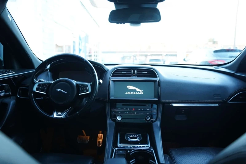 Jaguar F-PACE * Prestige * CARFAX * ЦЕНА ДО БГ, снимка 8 - Автомобили и джипове - 53343341