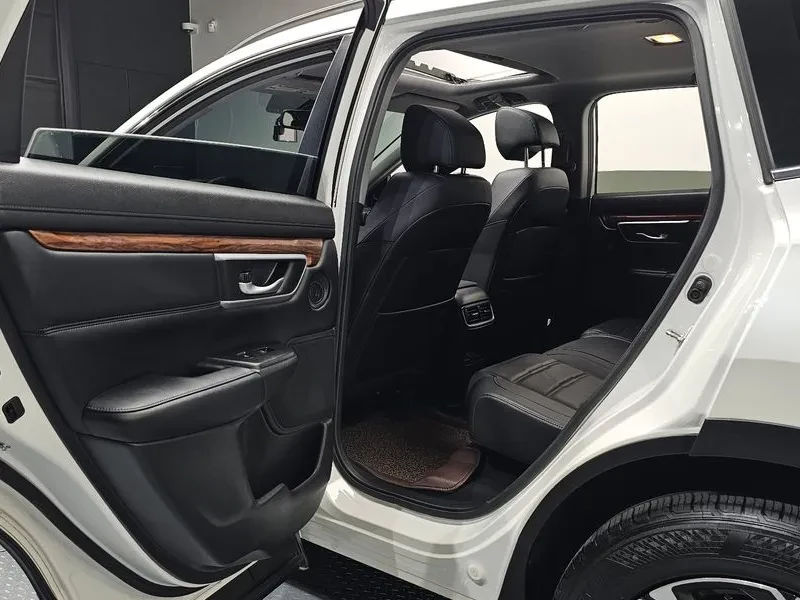 Honda Cr-v 1.5 Touring 4Wd, снимка 12 - Автомобили и джипове - 55614846