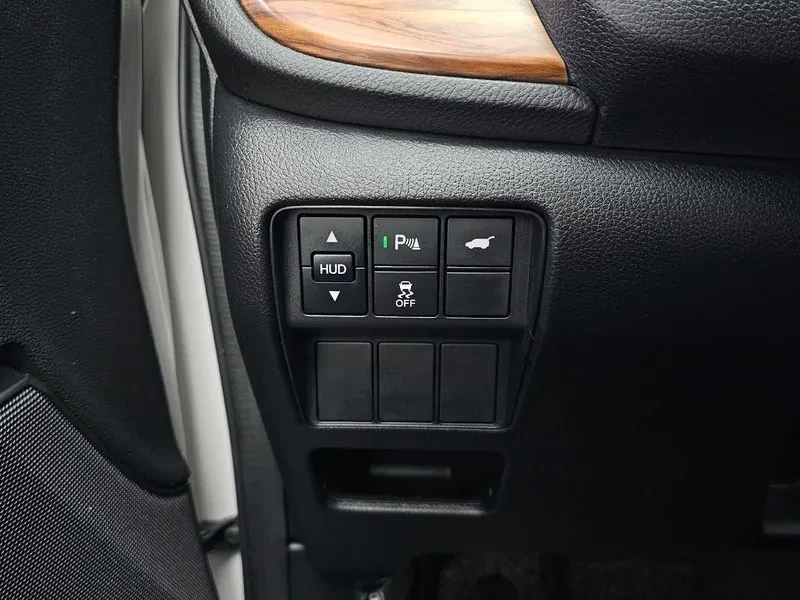 Honda Cr-v 1.5 Touring 4Wd, снимка 17 - Автомобили и джипове - 55614846