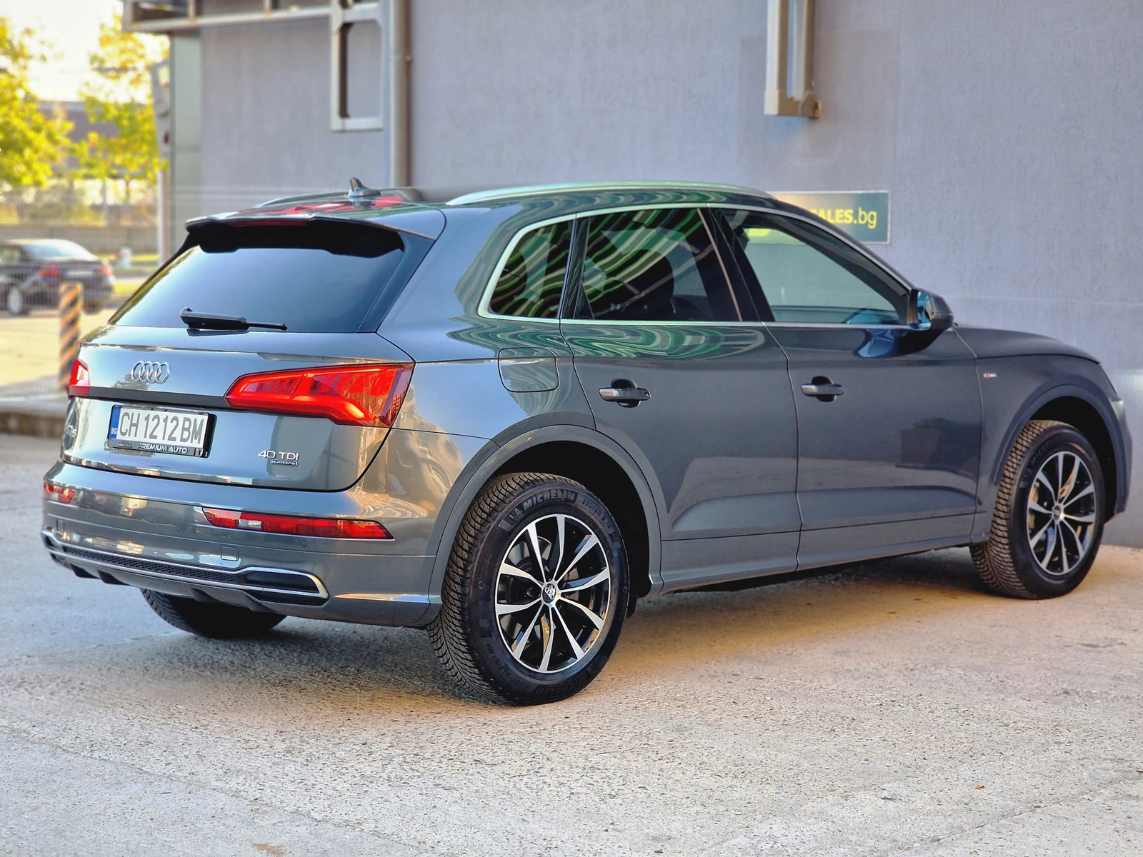 Audi Q5 40 TDI S-Line Quattro - изображение 8