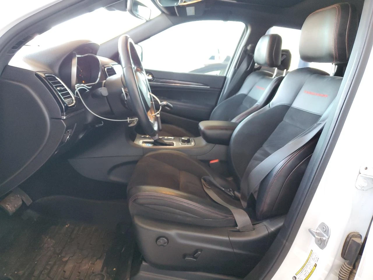 Jeep Grand cherokee TRAILHAWK 8ZF* Distronic* Пано*  - изображение 8