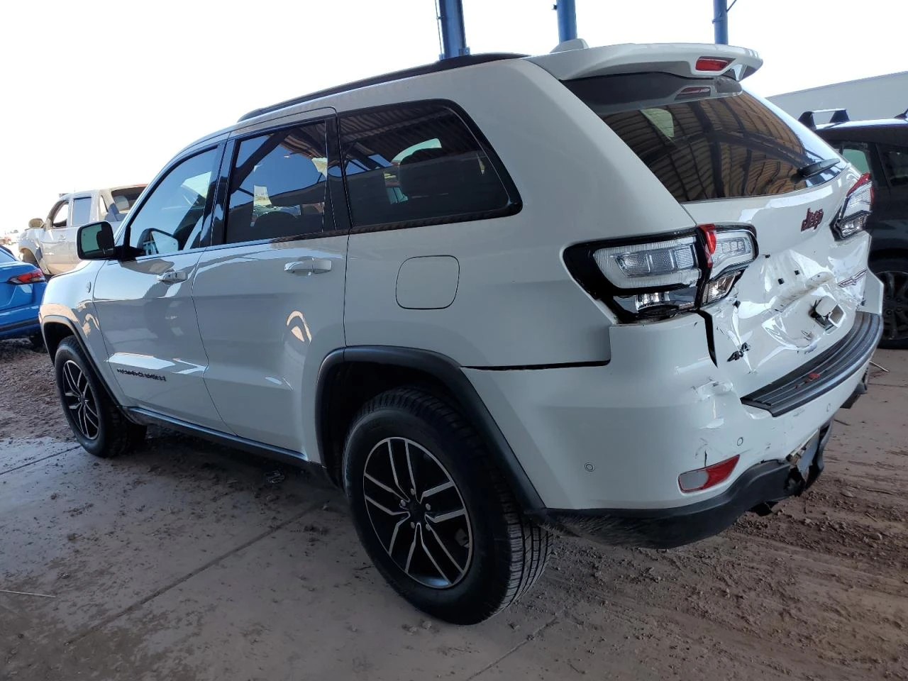 Jeep Grand cherokee TRAILHAWK 8ZF* Distronic* Пано*  - изображение 4