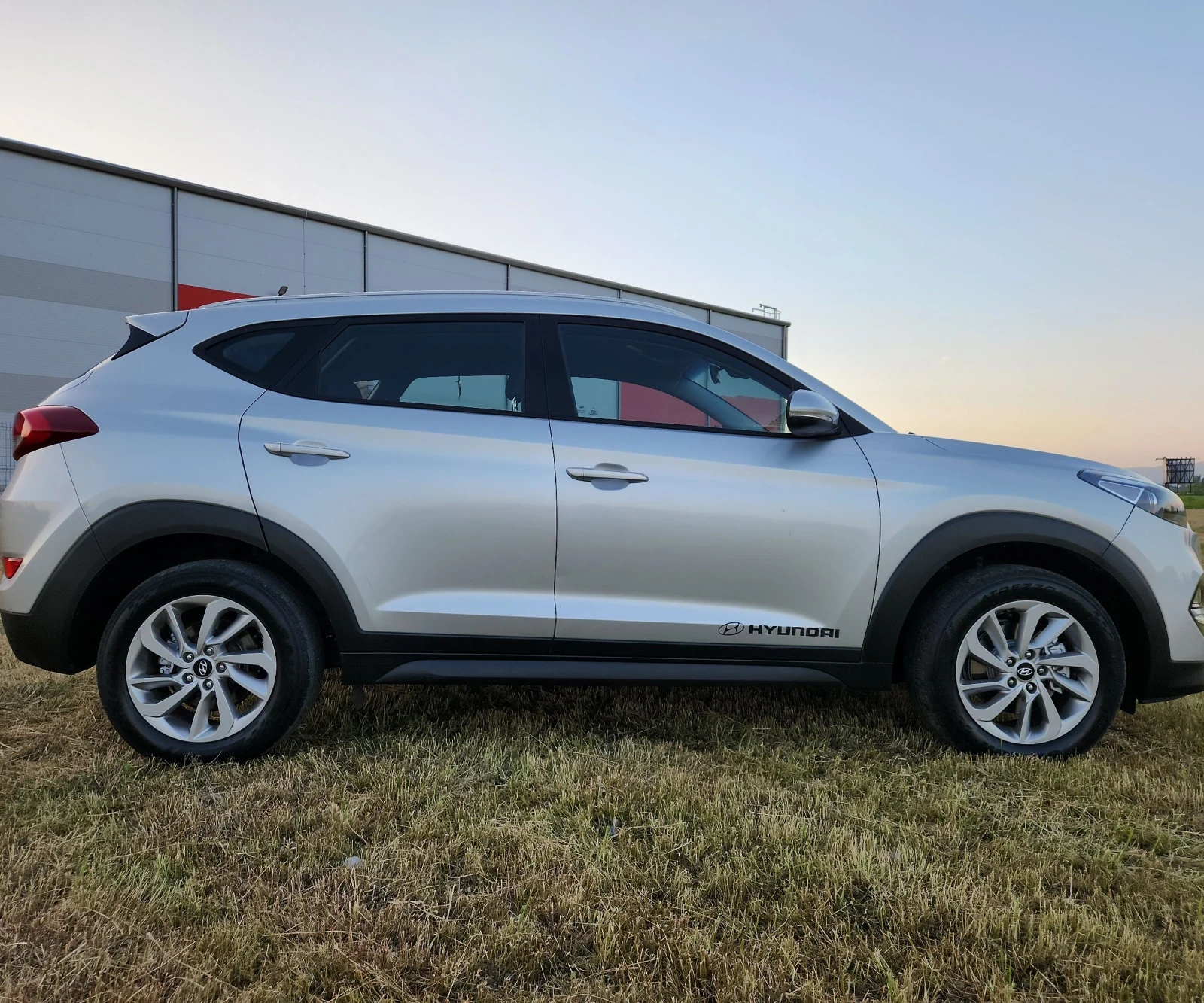 Hyundai Tucson TOP 2.0 136кс. - изображение 3