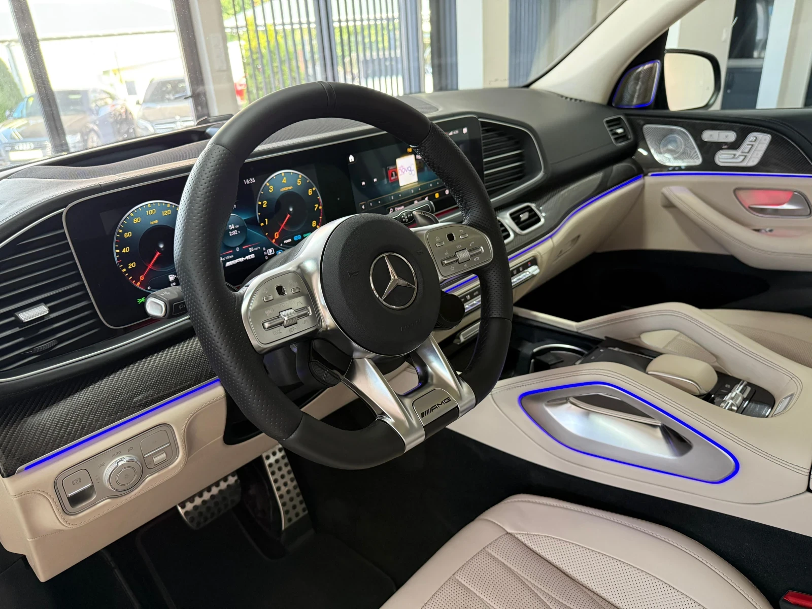 Mercedes-Benz GLE 53 4MATIC Airmatic Burmester PANO Carbon Night Exclusive 360 - изображение 8