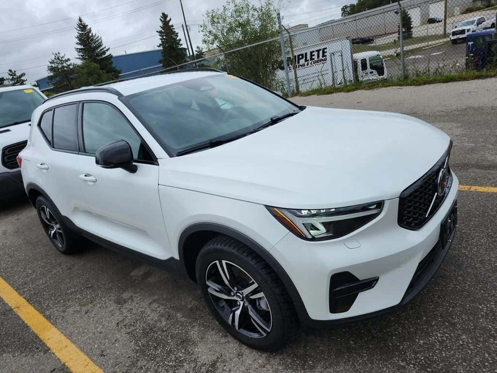 Volvo XC40  - изображение 2