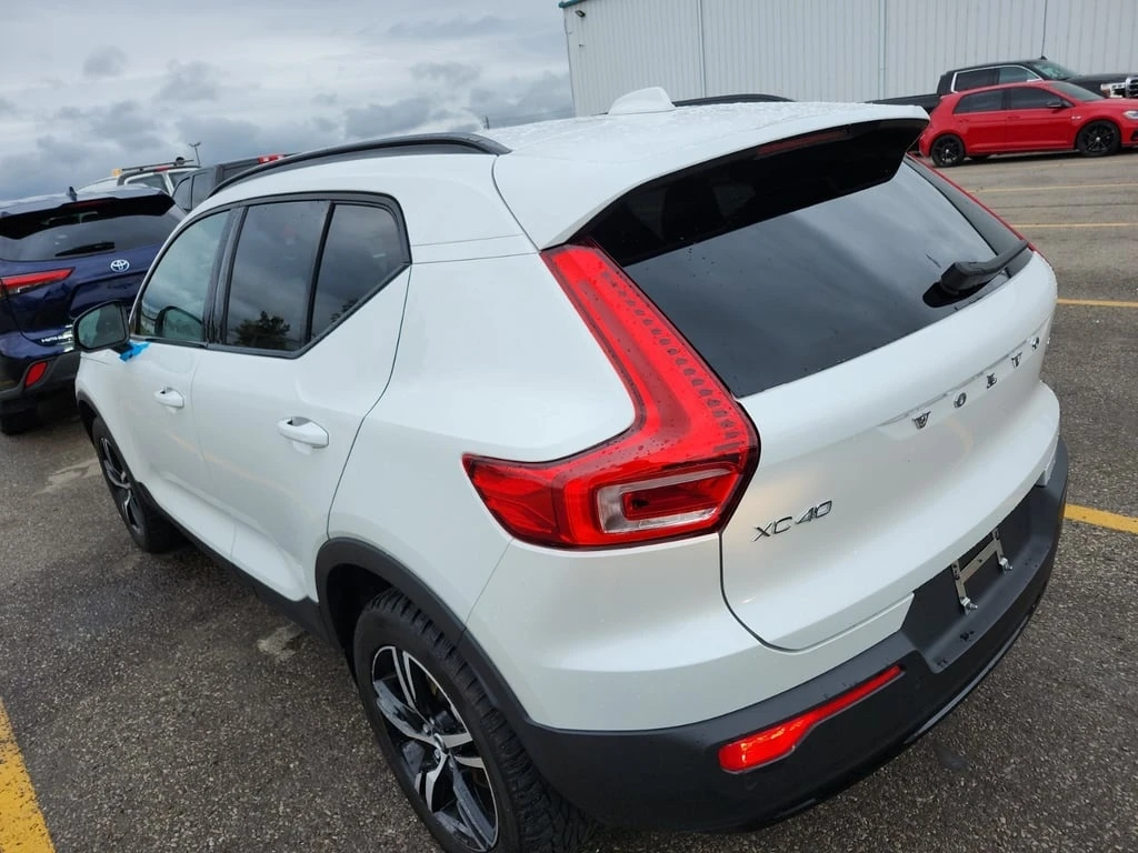 Volvo XC40  - изображение 4
