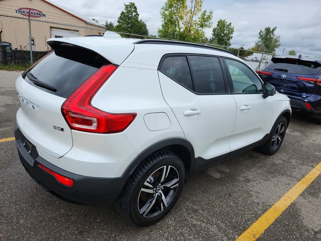 Volvo XC40  - изображение 3