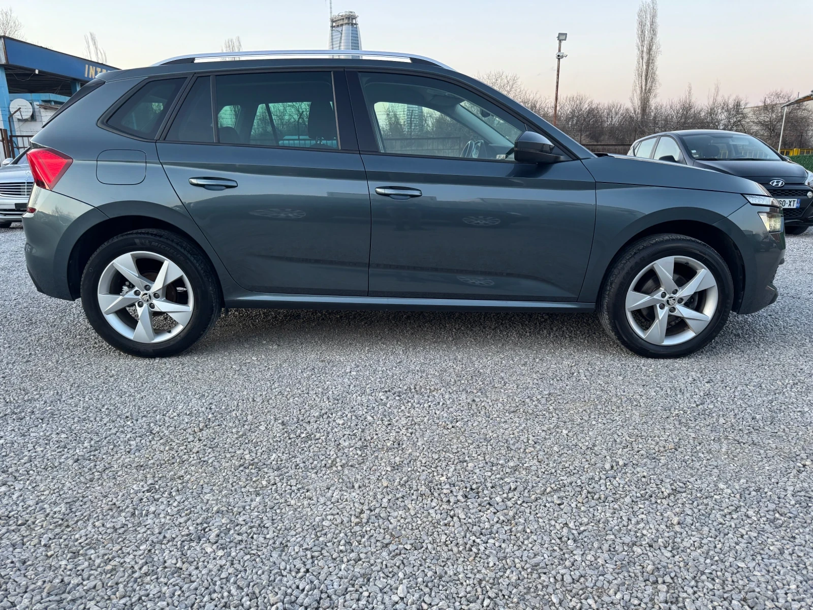 Skoda Kamiq KEYLESS/ ДИГИТАЛНО ТАБЛО / АВТОМАТИК, снимка 4 - Автомобили и джипове - 52217697