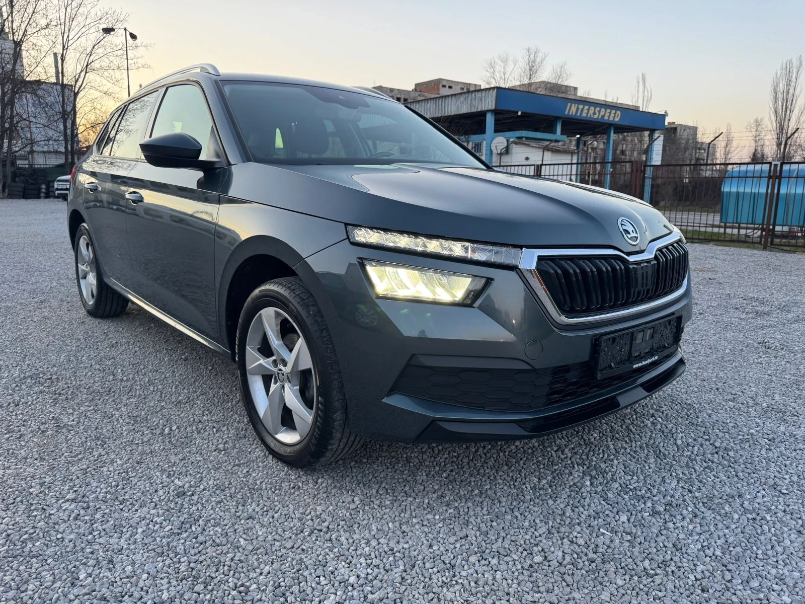 Skoda Kamiq KEYLESS/ ДИГИТАЛНО ТАБЛО / АВТОМАТИК, снимка 3 - Автомобили и джипове - 52217697