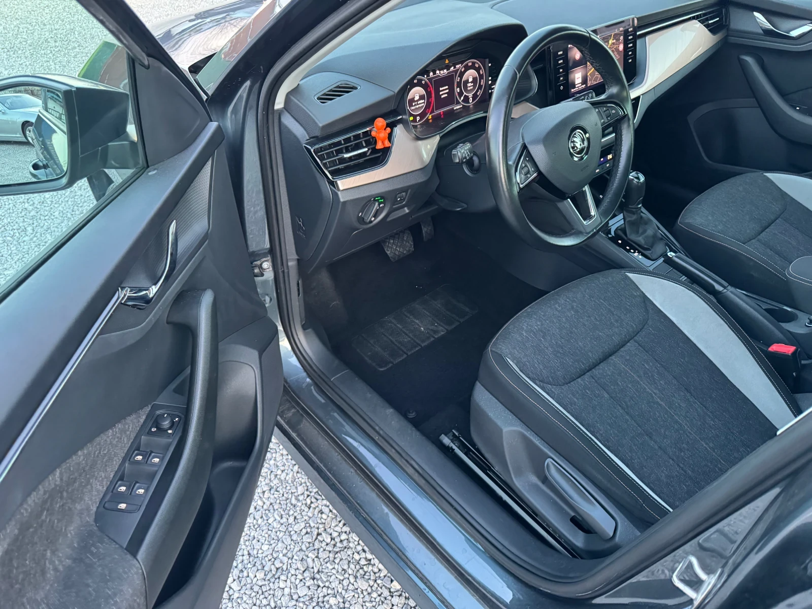 Skoda Kamiq KEYLESS/ ДИГИТАЛНО ТАБЛО / АВТОМАТИК, снимка 7 - Автомобили и джипове - 52217697