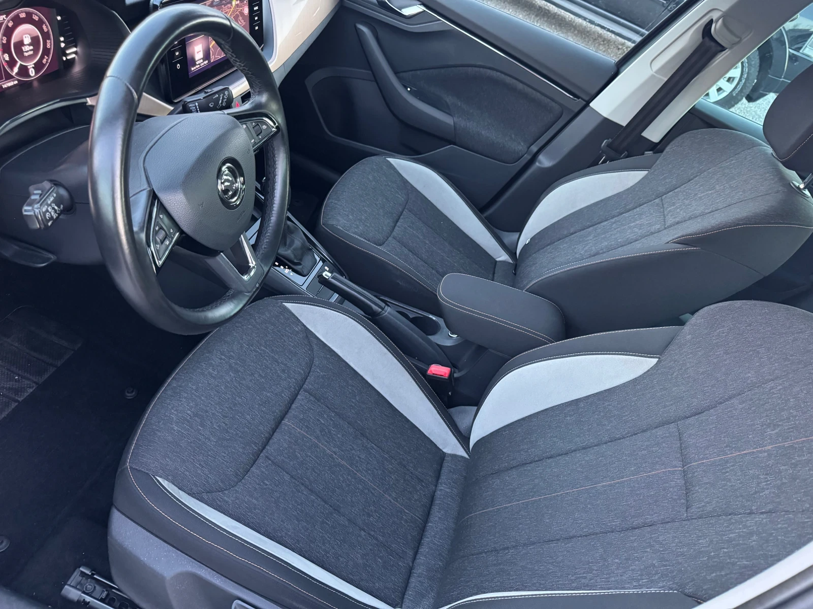 Skoda Kamiq KEYLESS/ ДИГИТАЛНО ТАБЛО / АВТОМАТИК, снимка 8 - Автомобили и джипове - 52217697