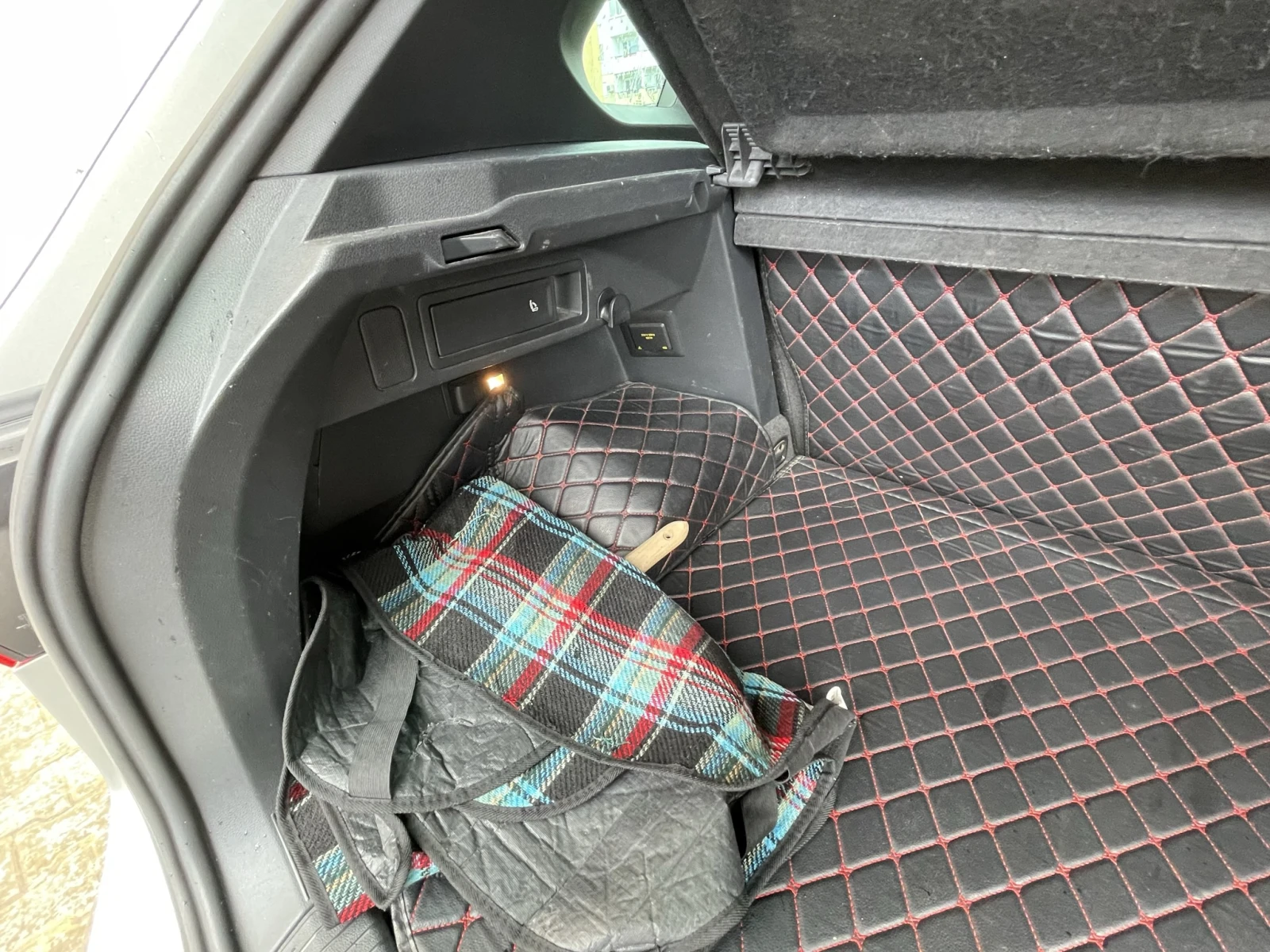 VW Tiguan VW Tiguan NF Highline 2.0TDI DSG SCR BMT 4M R-Line | Mobile.bg   13