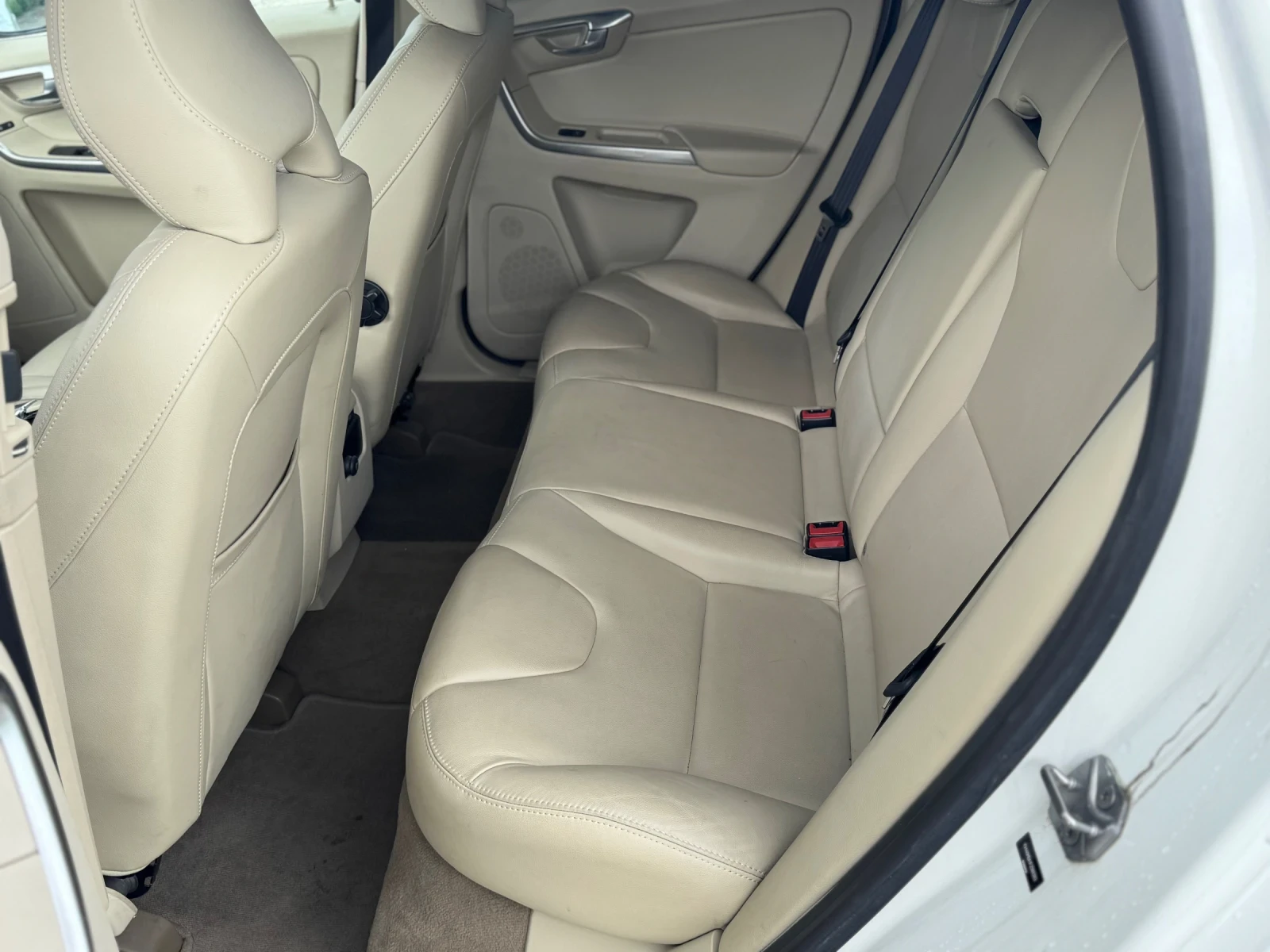 Volvo XC60 T5, снимка 9 - Автомобили и джипове - 52417143