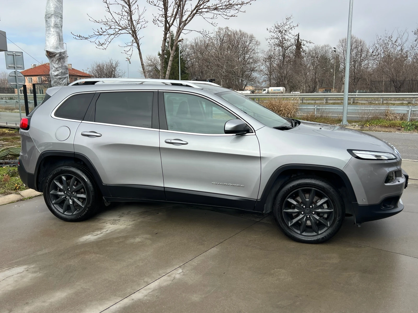 Jeep Cherokee 2.2MJT, 4WD, LIMITED-FULL SERVICE-KATO HOB-������! | Mobile.bg � ����������� 4