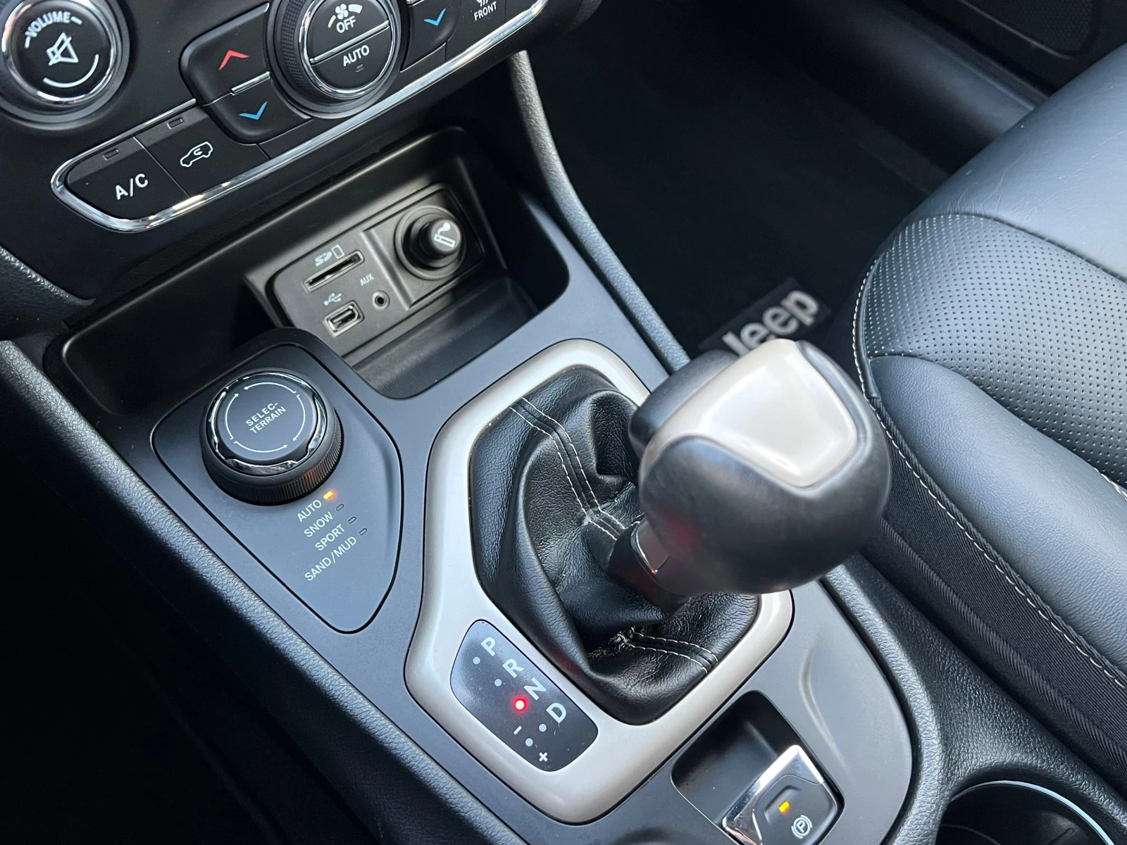 Jeep Cherokee 2.2MJT, 4WD, LIMITED-FULL SERVICE-KATO HOB-������! | Mobile.bg � ����������� 15