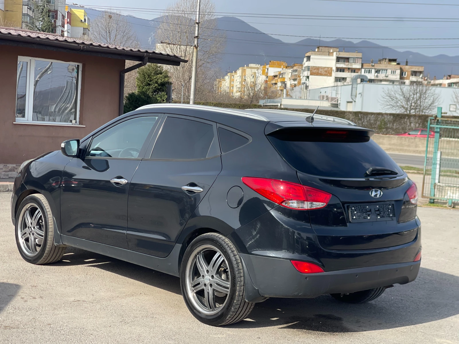 Hyundai IX35 2.0CRDi 4x4, снимка 3 - Автомобили и джипове - 53230227