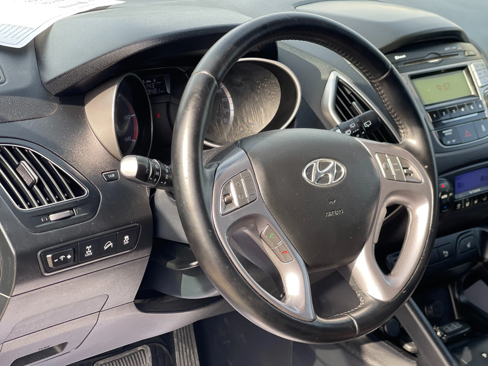 Hyundai IX35 2.0CRDi 4x4, снимка 15 - Автомобили и джипове - 53230227