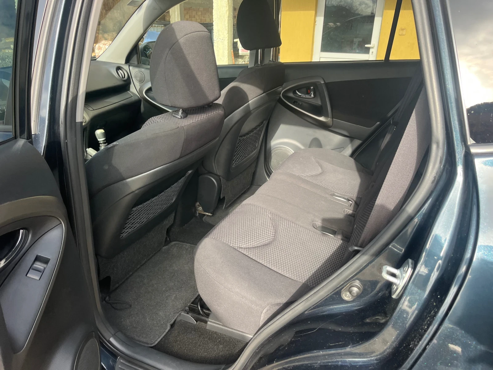 Toyota Rav4 2.0 Benzin 4x4 TOP !!!, снимка 11 - Автомобили и джипове - 54003701