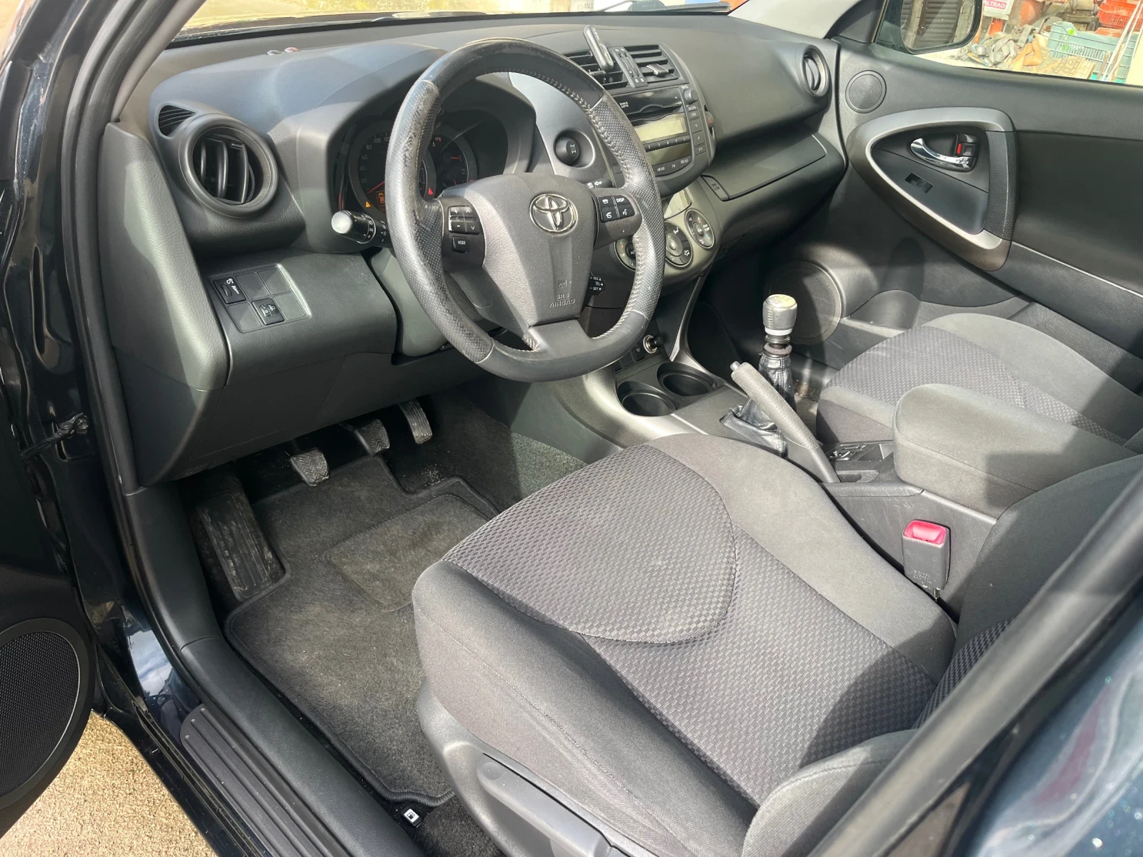 Toyota Rav4 2.0 Benzin 4x4 TOP !!!, снимка 10 - Автомобили и джипове - 54003701