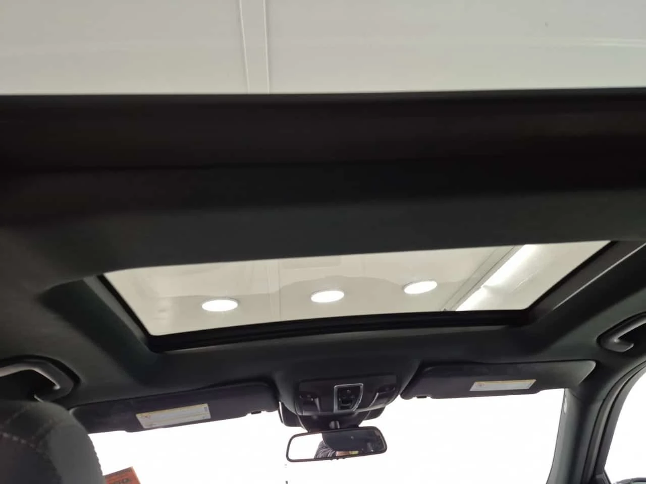 Mercedes-Benz GLE 43 AMG * CARFAX * HARMAN/KARDON * PANO * KEYLESS, снимка 13 - Автомобили и джипове - 54231595