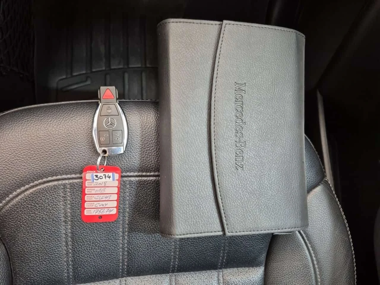 Mercedes-Benz GLE 43 AMG * CARFAX * HARMAN/KARDON * PANO * KEYLESS, снимка 8 - Автомобили и джипове - 54231595