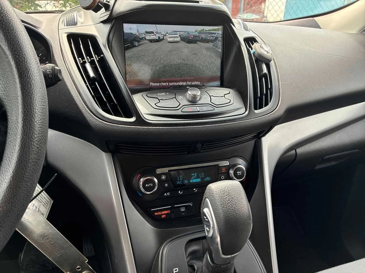 Ford Escape * SE * АВТОКРЕДИТ БЕЗ ПЪРВОНАЧАЛНА ВНОСКА* , снимка 14 - Автомобили и джипове - 54903476