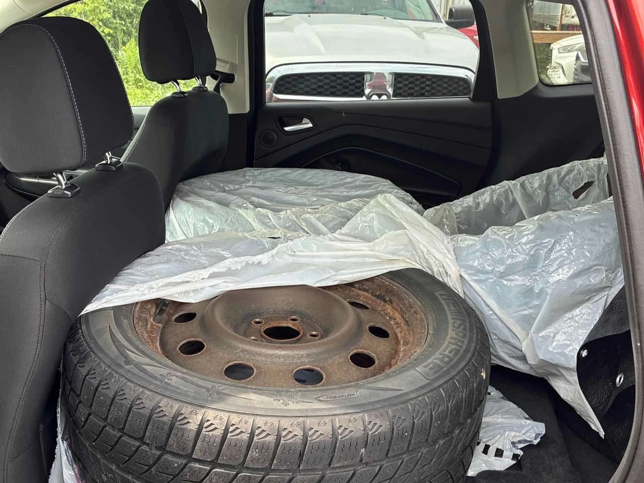 Ford Escape * SE * АВТОКРЕДИТ БЕЗ ПЪРВОНАЧАЛНА ВНОСКА* , снимка 12 - Автомобили и джипове - 54903476
