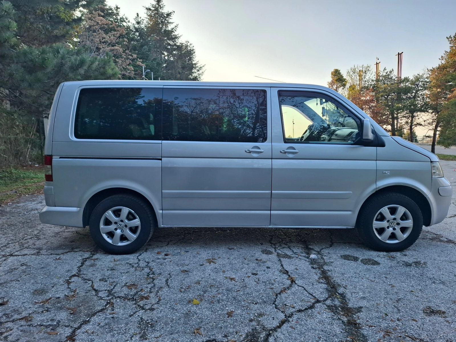 VW Multivan TDI/HIGHLINE/ПЕЧКА/АВТОМАТ/ - изображение 4