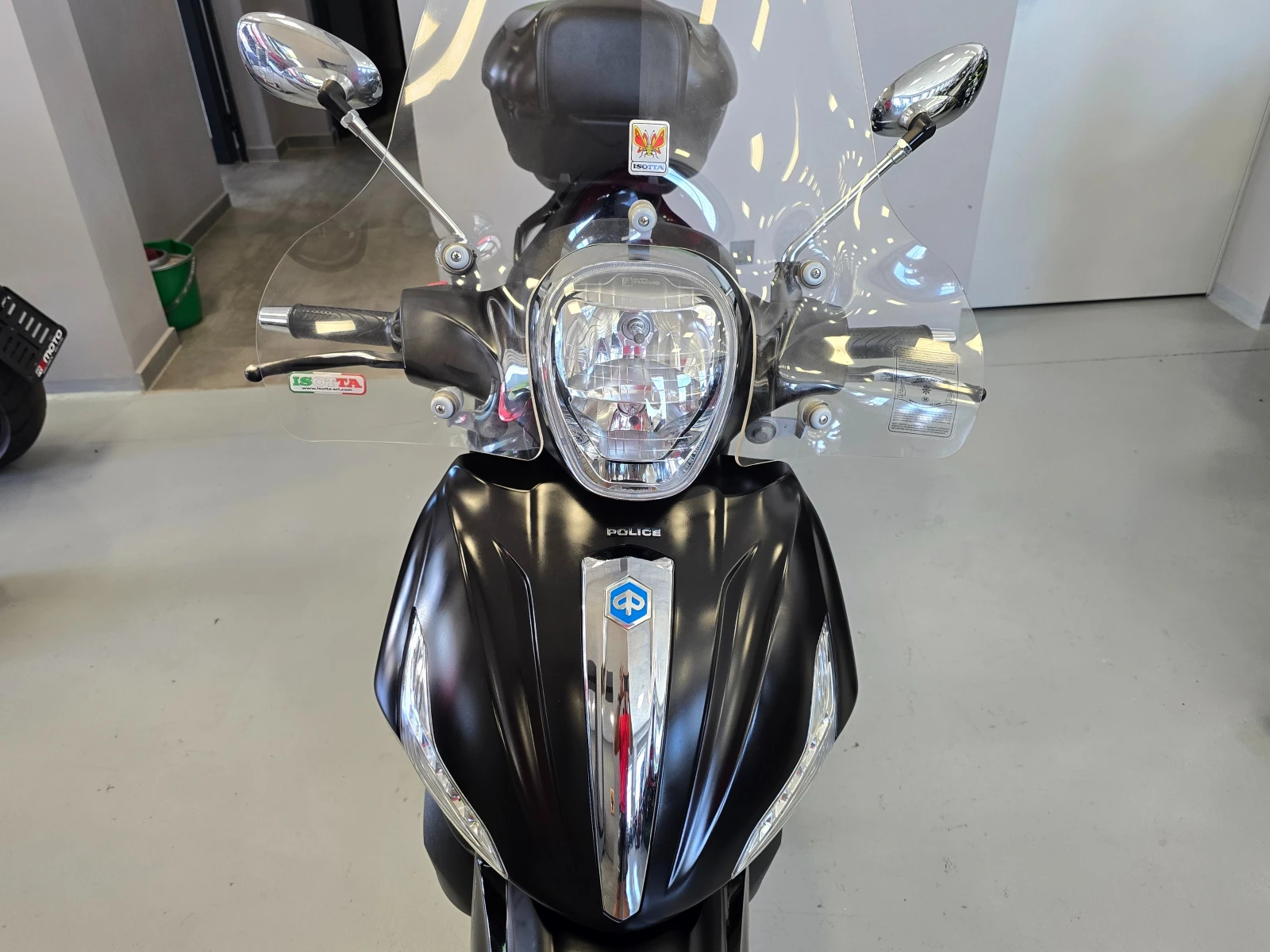 Piaggio Beverly 300ie, Police, ABS-ASR, 2020г., снимка 8 - Мотоциклети и мототехника - 54884035