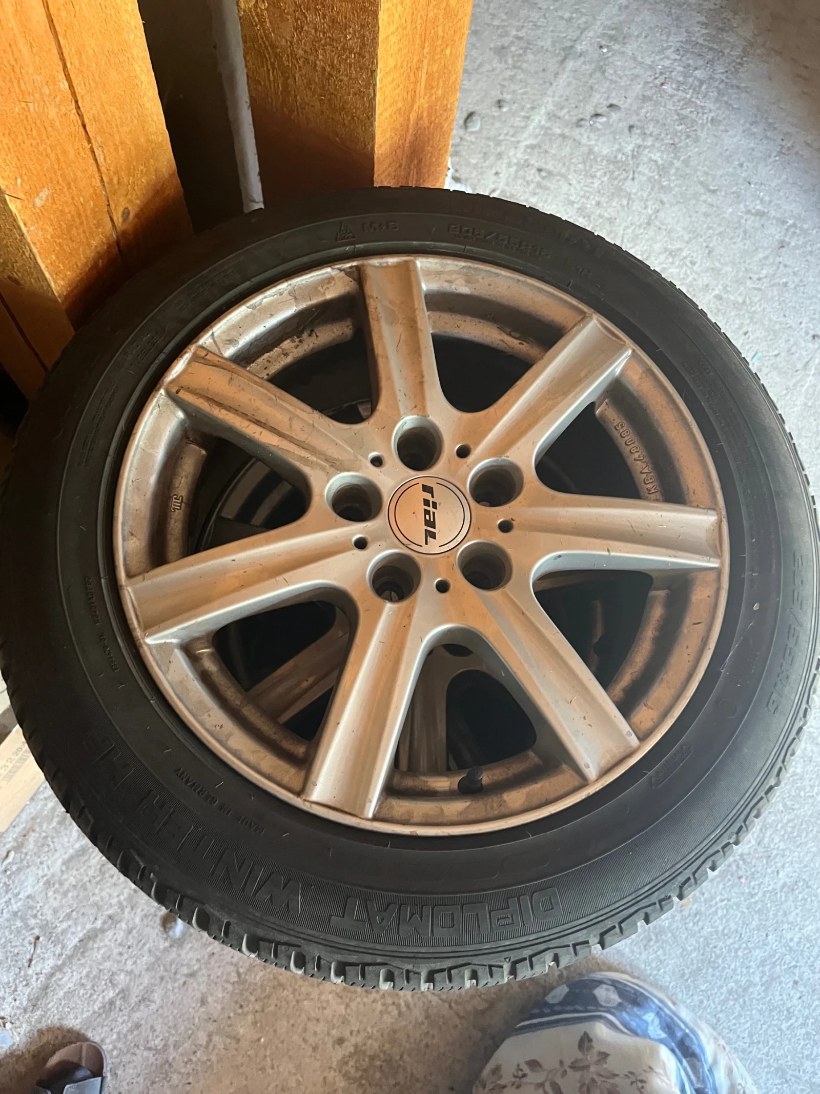 ���� � ������ 205/55R16 �� Toyota | Mobile.bg � ����������� 1