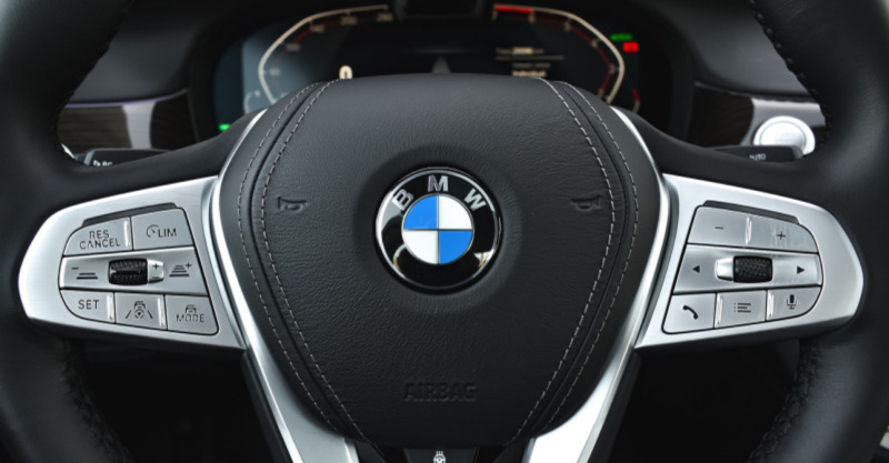 BMW 750 xDRIVE, HEAD-UP, HARMAN/KARDON. Гаранция, снимка 15 - Автомобили и джипове - 41308817
