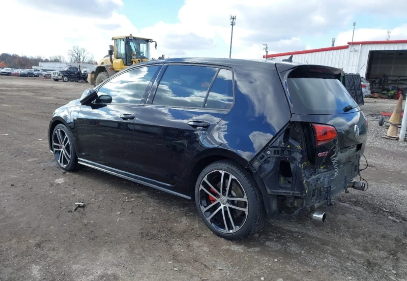 VW Golf GTI, снимка 3 - Автомобили и джипове - 48367611