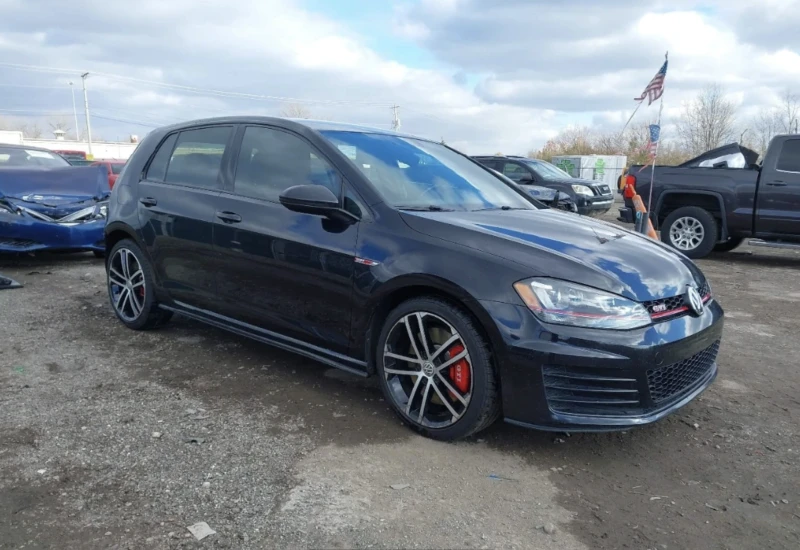 VW Golf GTI, снимка 1 - Автомобили и джипове - 48367611