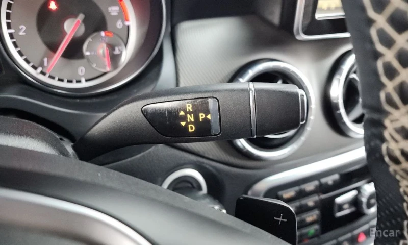 Mercedes-Benz CLA 200, снимка 9 - Автомобили и джипове - 52962199