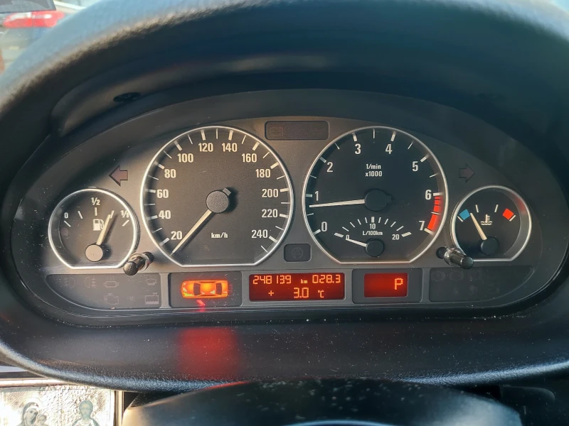 BMW 320 2.0i АВТОМАТИК/КОЖА/АВТОПИЛОТ, снимка 12 - Автомобили и джипове - 53012034