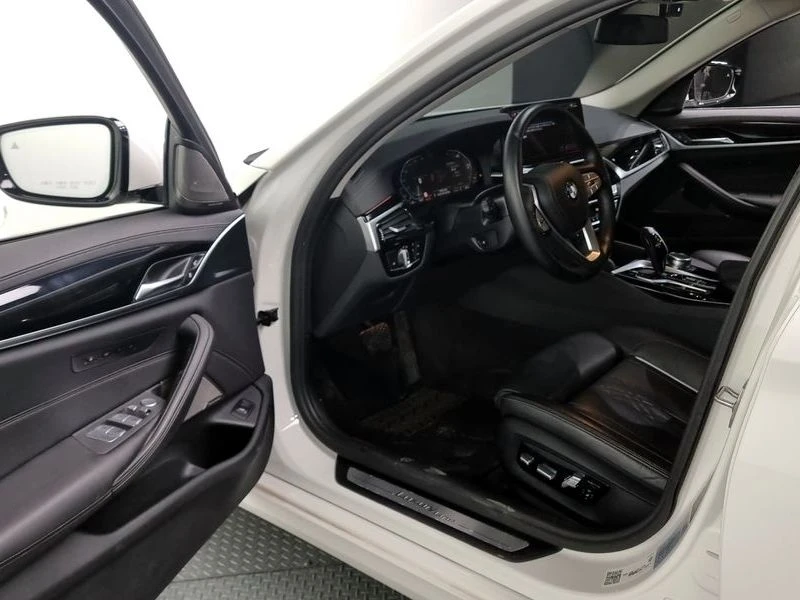 BMW 530 2.0 Automatic, снимка 6 - Автомобили и джипове - 55475600