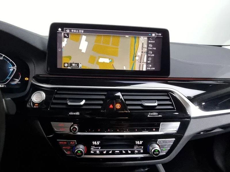 BMW 530 2.0 Automatic, снимка 12 - Автомобили и джипове - 55475600