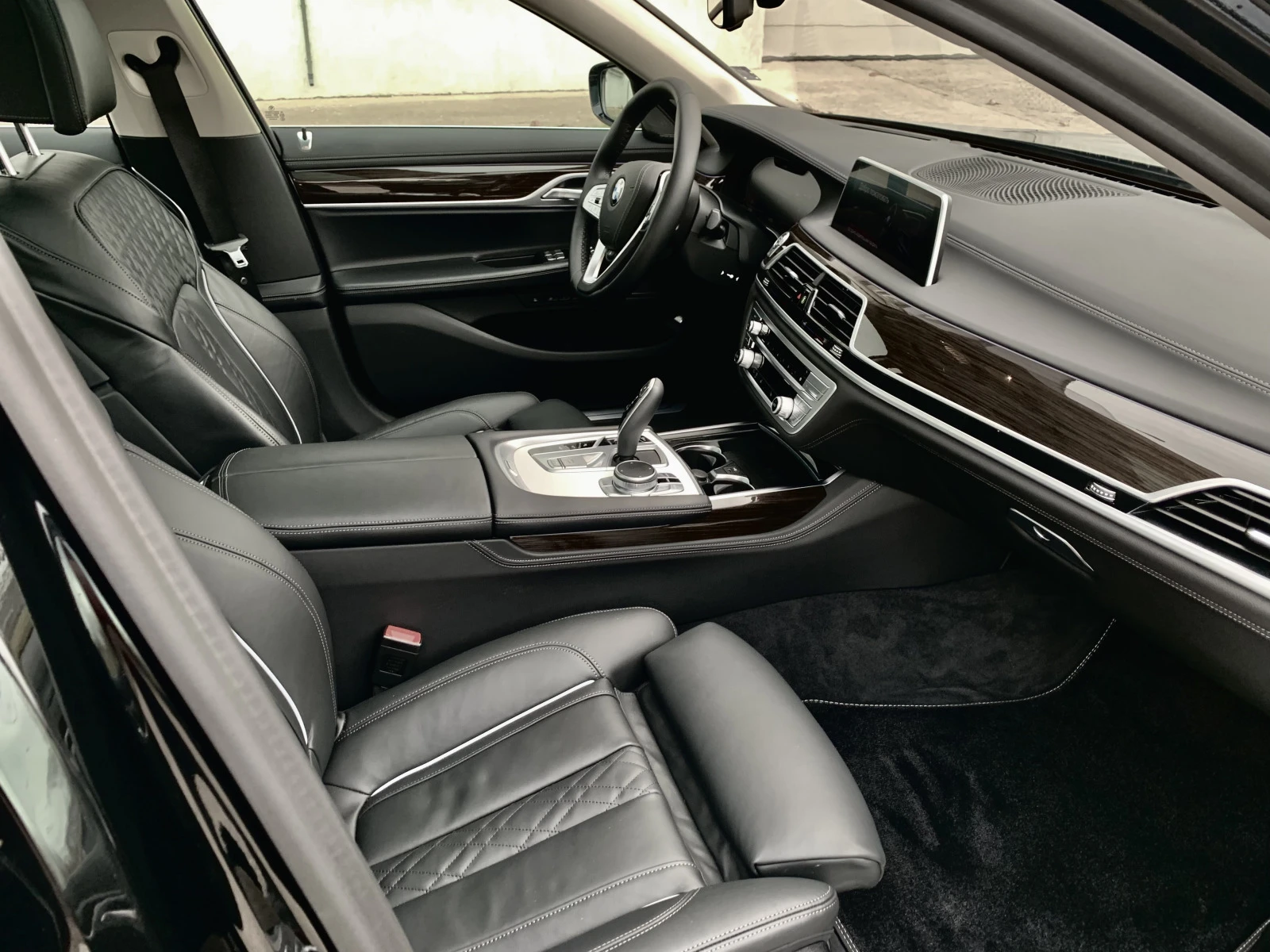 BMW 750 xDRIVE, HEAD-UP, HARMAN/KARDON. Гаранция - изображение 10