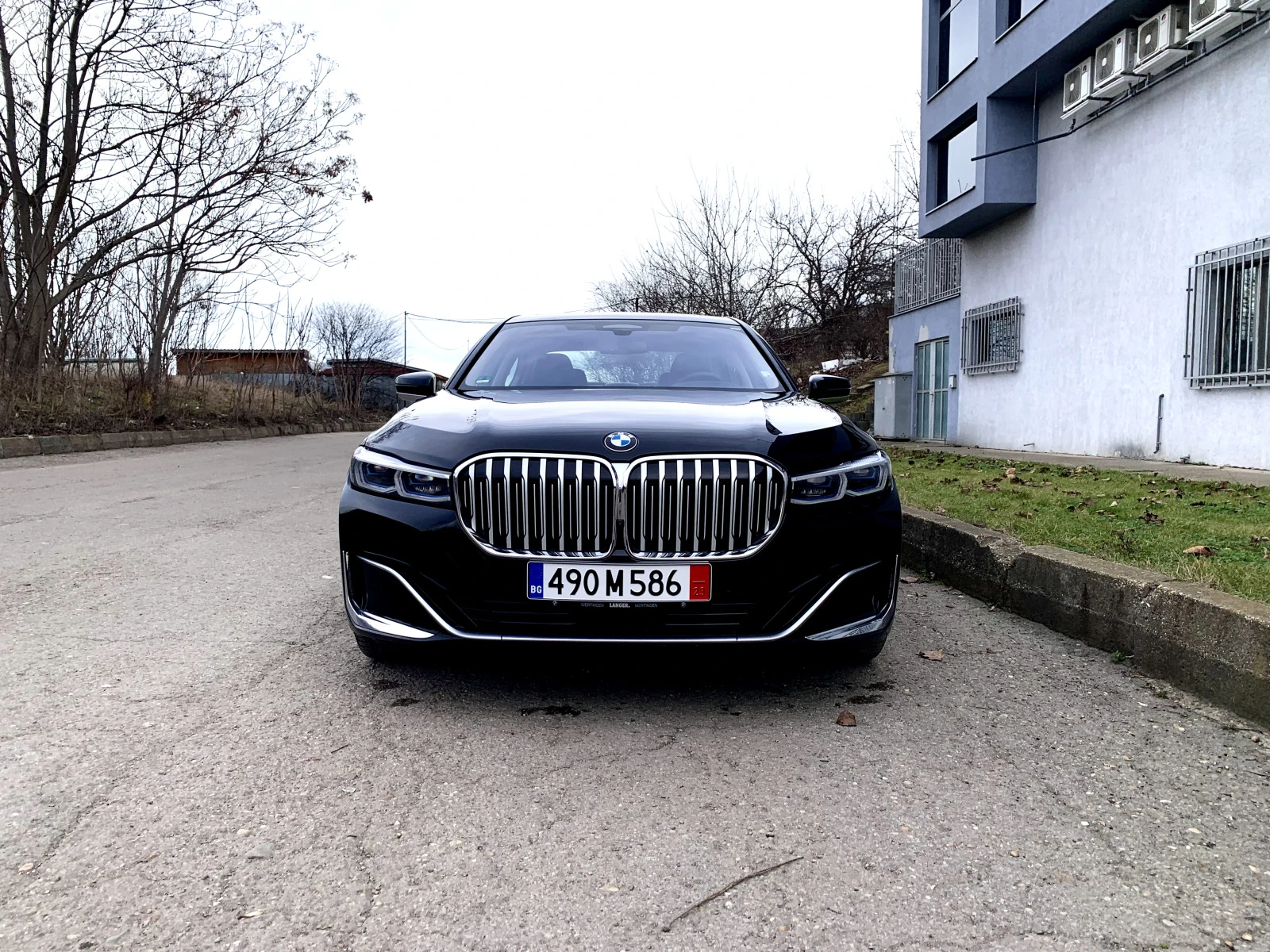 BMW 750 xDRIVE, HEAD-UP, HARMAN/KARDON. Гаранция - изображение 4