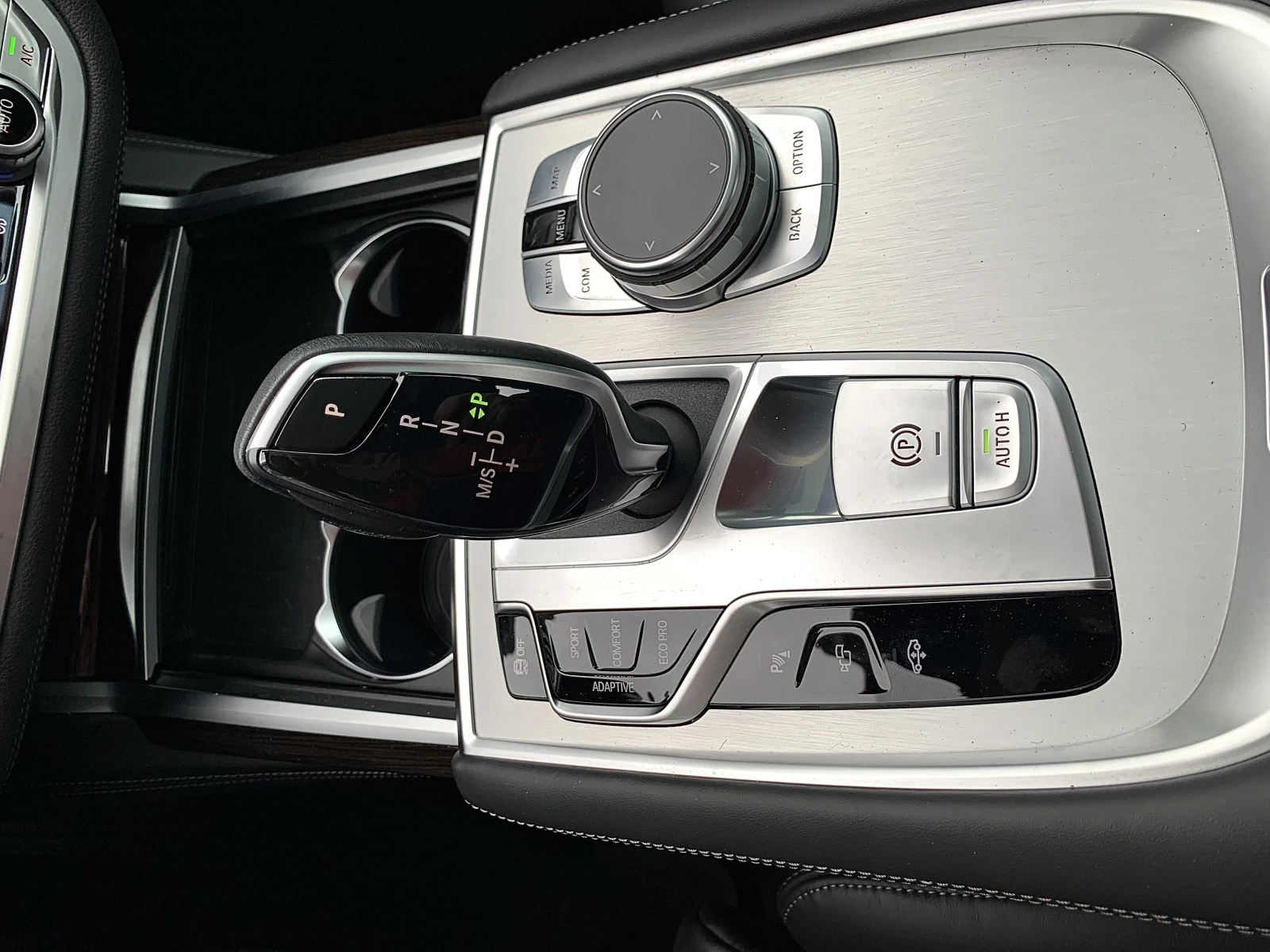 BMW 750 xDRIVE, HEAD-UP, HARMAN/KARDON. Гаранция - изображение 9