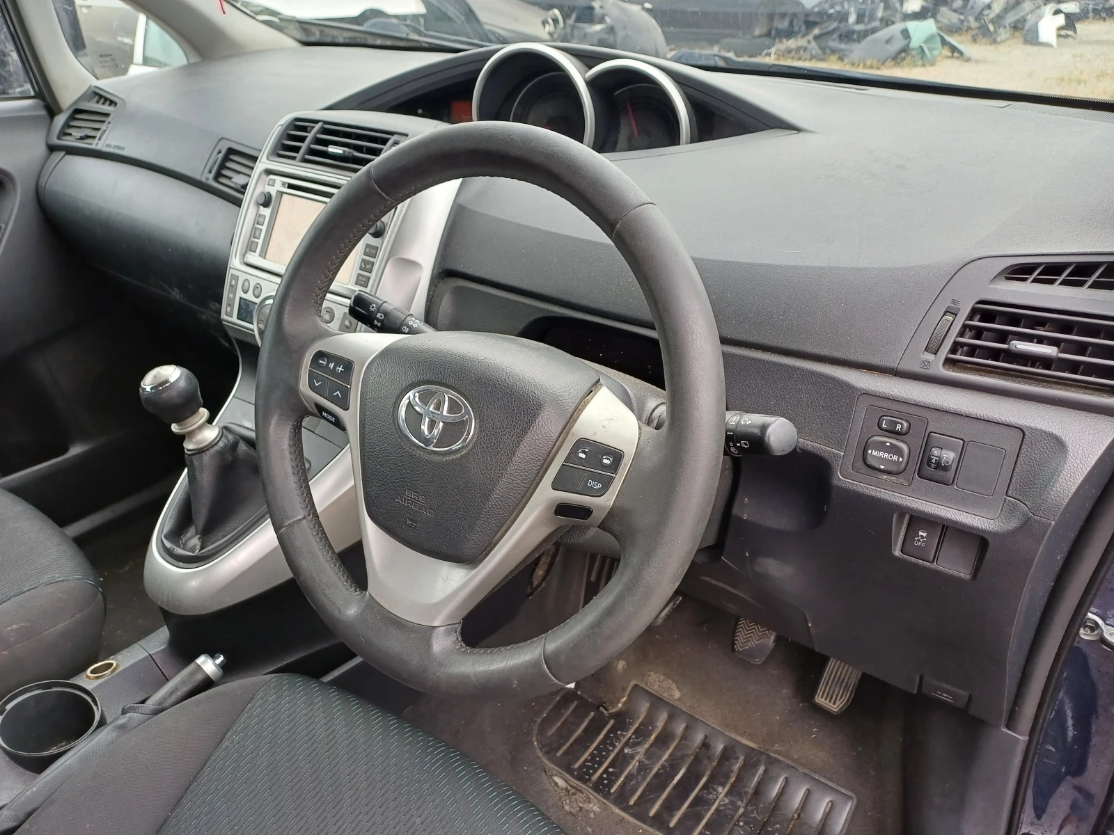 Toyota Verso 2.0d4d-126кс-на части - изображение 10