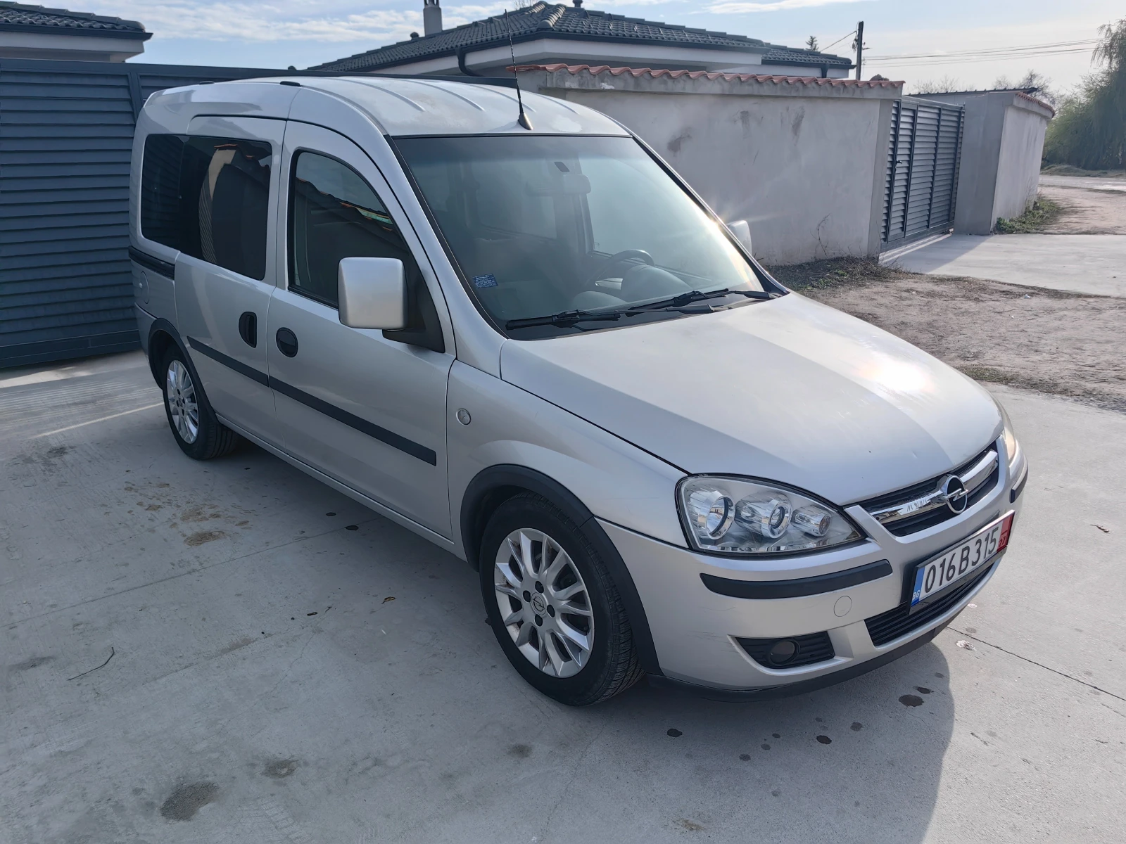 Opel Combo 1.3CDTI 75кс. Клима - изображение 7