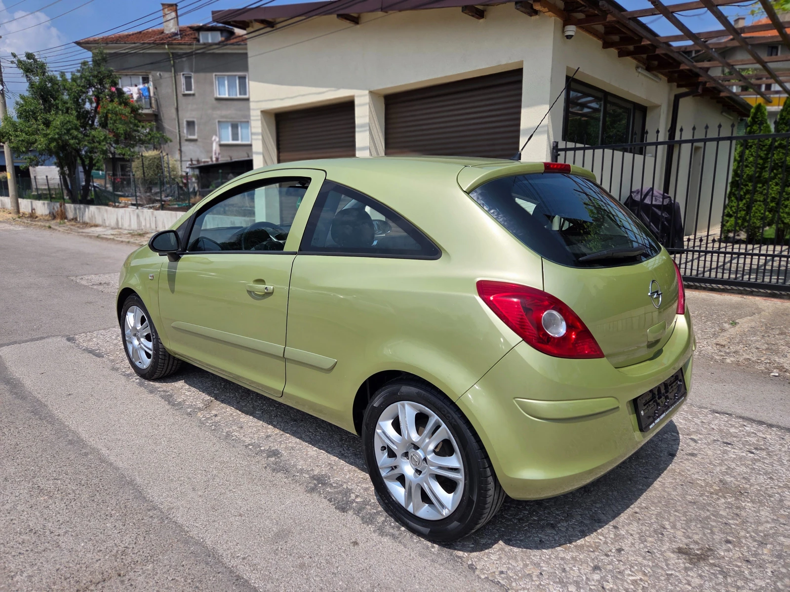 Opel Corsa 1.2i ОТЛИЧНА - изображение 4