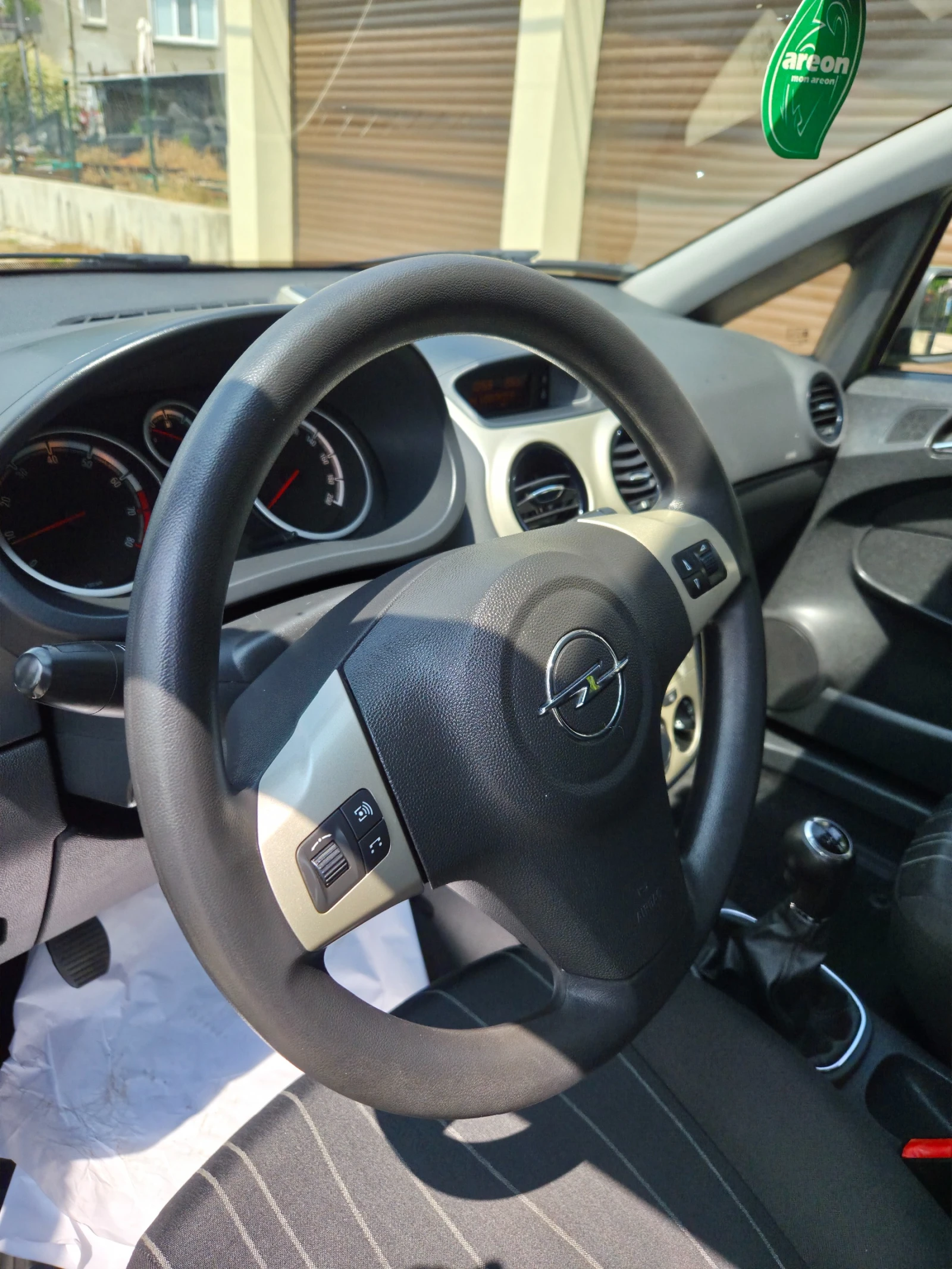 Opel Corsa 1.2i ОТЛИЧНА - изображение 6