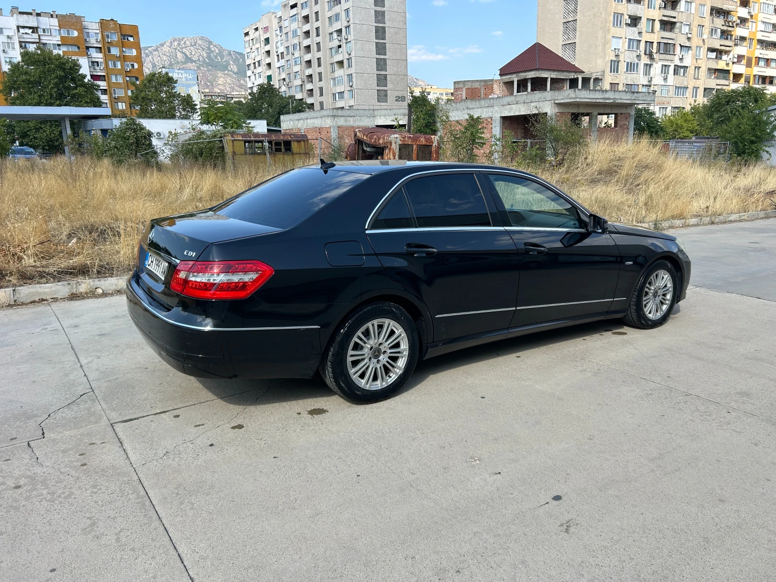 Mercedes-Benz E 250 CDI * AVANTGARDE * NAVI *  - изображение 4