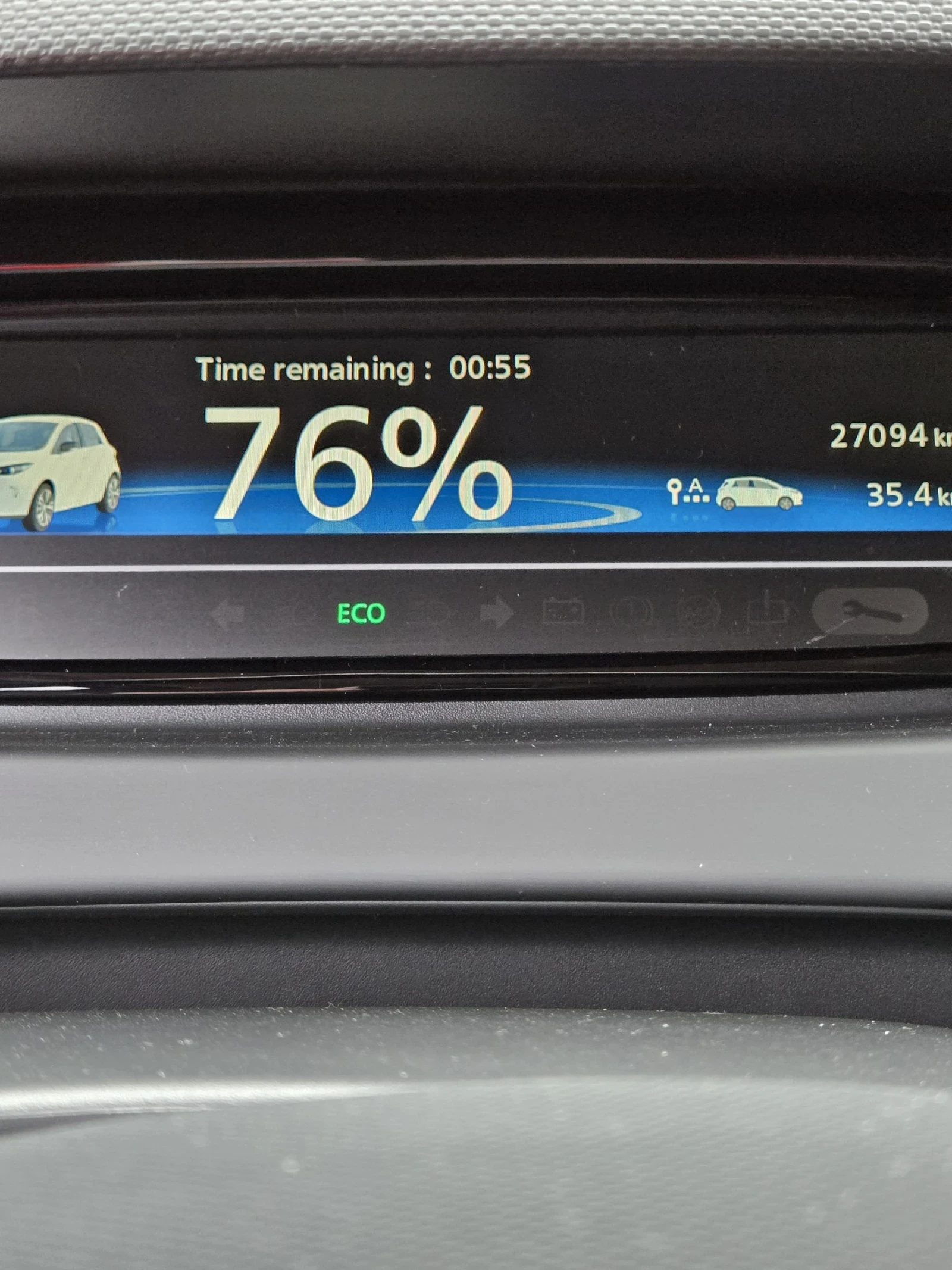 Renault Zoe ZE 41 kWH 27 000 км - изображение 10